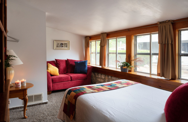 Bedroom 3, Basswood Resort, Kansas City