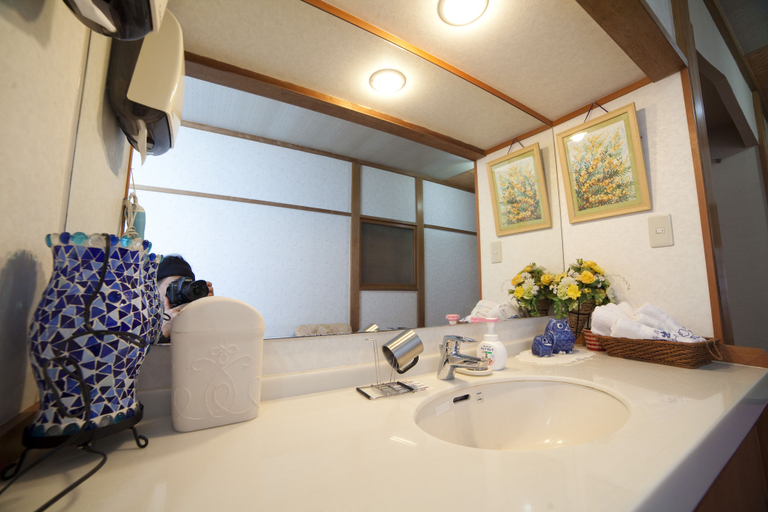 Bathroom 3, Hinodeya Ryokan, Itō