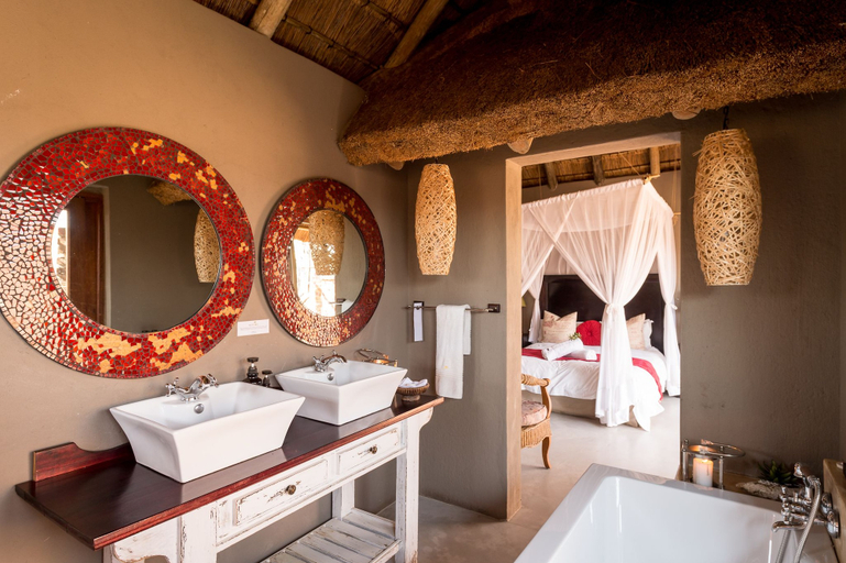 Bathroom 4, Bushwa Game Lodge, Waterberg