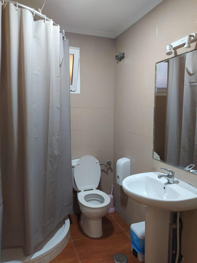 Bathroom 4, Hostal Avenida Andalucía, Sevilla