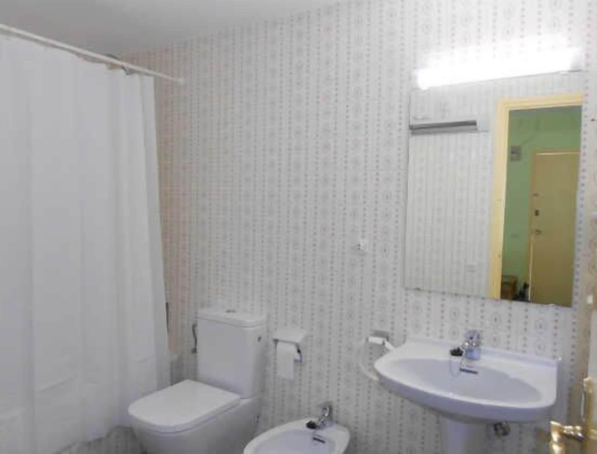 Bathroom, Apartamento Politur J-26, Girona