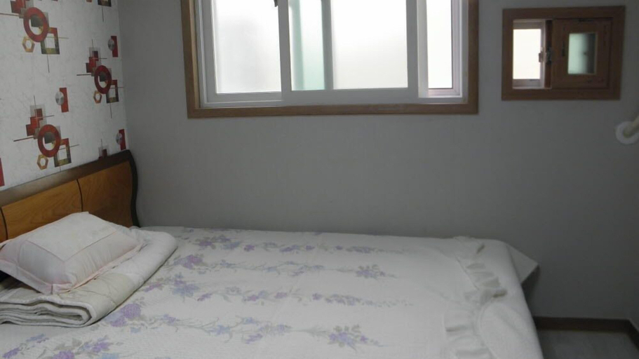 Bedroom 2, Good Morning Vil Residenece Inn, Gumi