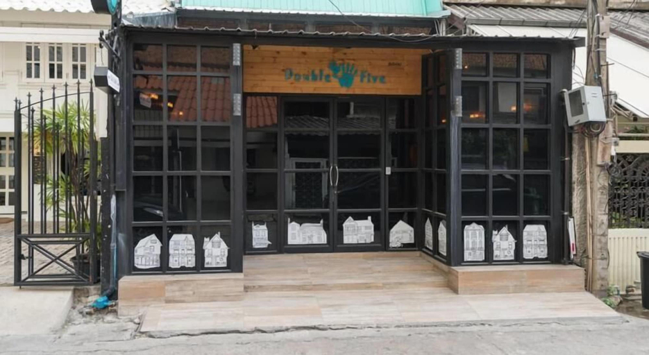 Exterior & Views 2, Double Five - Hostel, Wattana