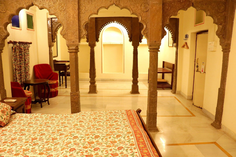 Others 5, Dev Niwas, Bundi
