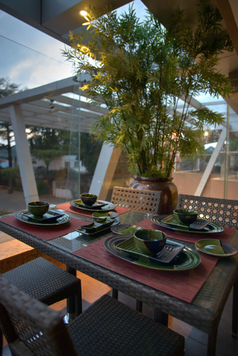 Food & Drinks 5, The Concord Hotel And Suites, Westlands