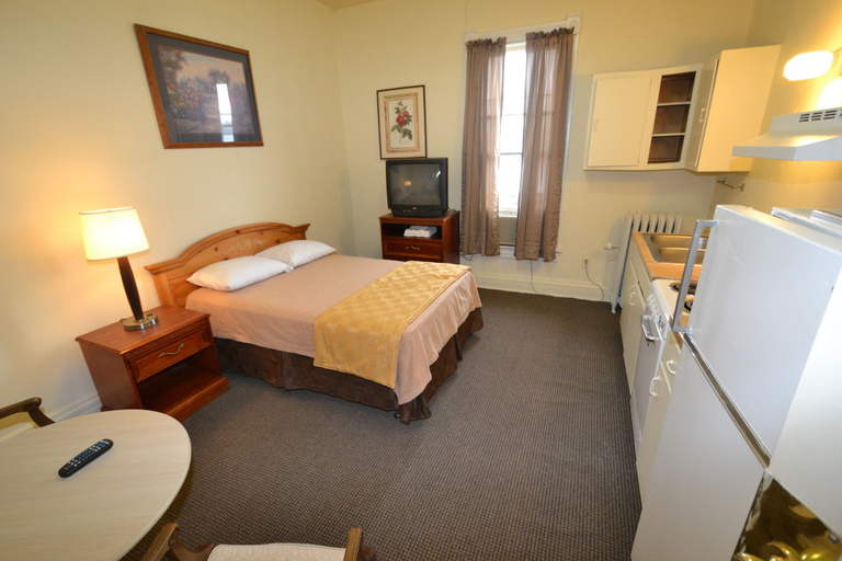 Bedroom 3, Perfect Stay Inn & Suites, Washington