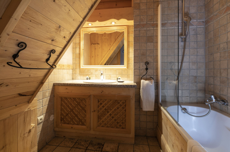 Others 4, Terresens - Chalet Les Cascades, Savoie