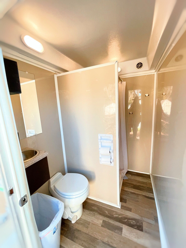 Bathroom 3, 16 Blue River Camp - Glamping Cabin, Caldwell