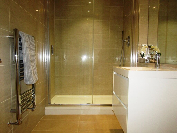 Bathroom 4, Cozy Private Double En-suite - 2, London
