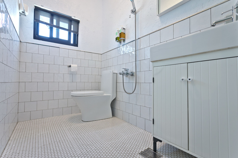 Bathroom 4, Kenting Cozy B&B, Pingtung