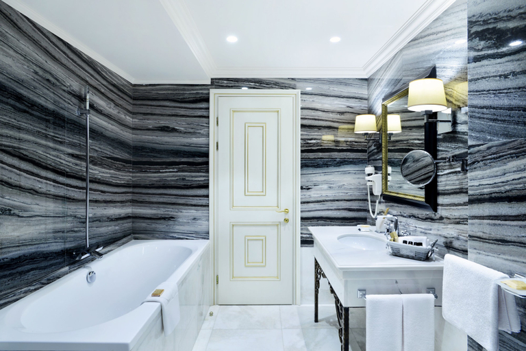 Bathroom 4, Ambassadori Hotel Tbilisi, Tbilisi