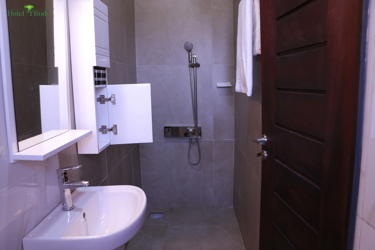 Bathroom 3, Appart MRode Baguida, Golfe (incl Lomé)