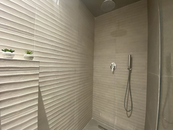 Bathroom 3, Lithies Hotel, Ionian Islands