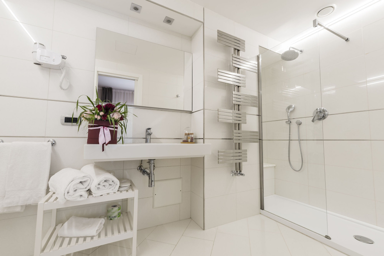 Bathroom 5, Grand Hotel Telese, Benevento