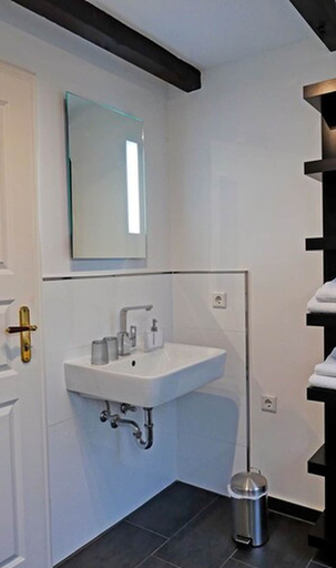 Bathroom 4, Idylle im Schnoor, Bremen