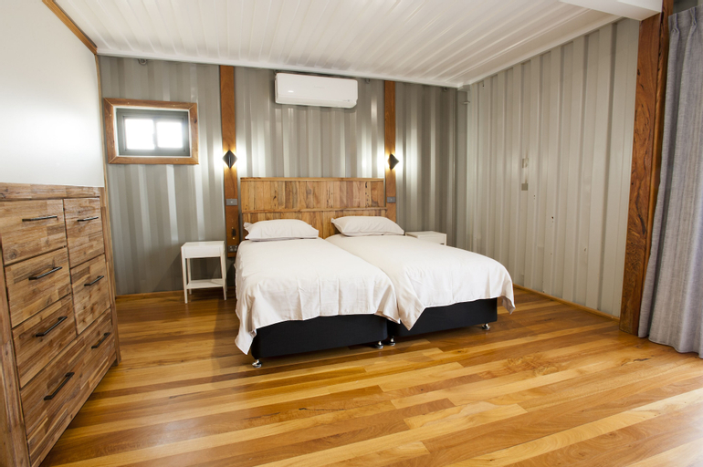 Bedroom 3, Stirling Estate Chalets, Capel
