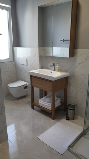 Bathroom 3, Sun Apartments, Primošten