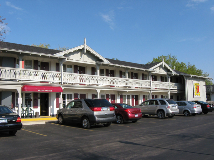 Exterior & Views 2, Chalet Motel Mequon, Ozaukee