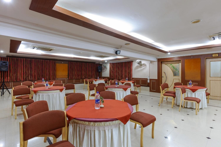 Food & Drinks 5, Hotel Woodland, Kolhapur