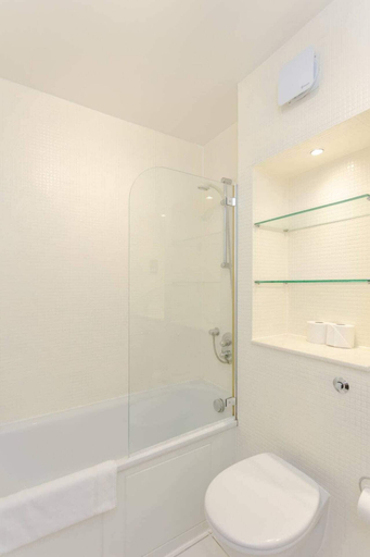 Bathroom 2, Spacious 2 Bedroom Flat on Bermondsey St, London