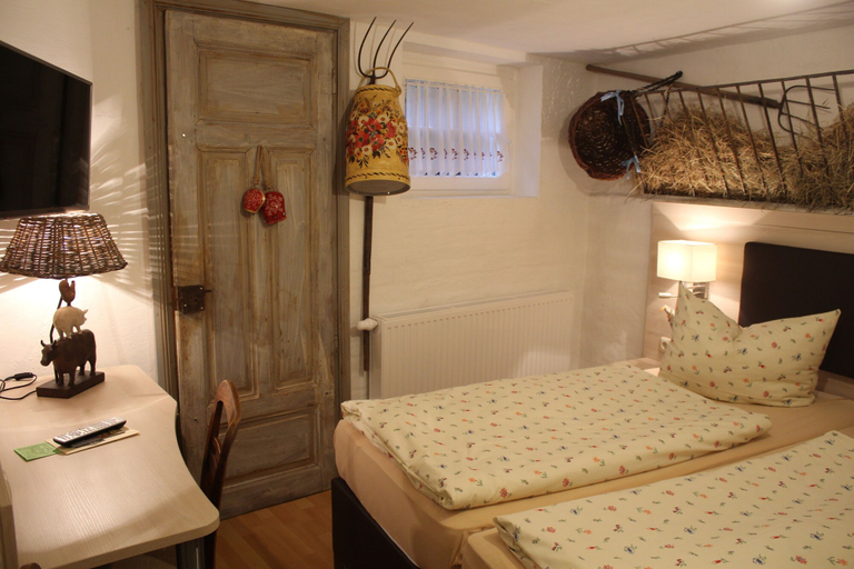 Bedroom 2, Landhotel Zum grünen Baum, Vogtlandkreis