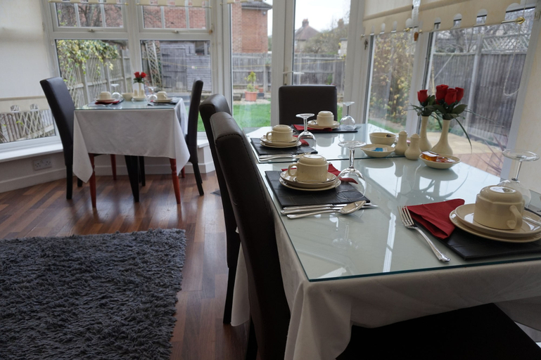 Food & Drinks 4, The Ridings Guest House, Oxfordshire
