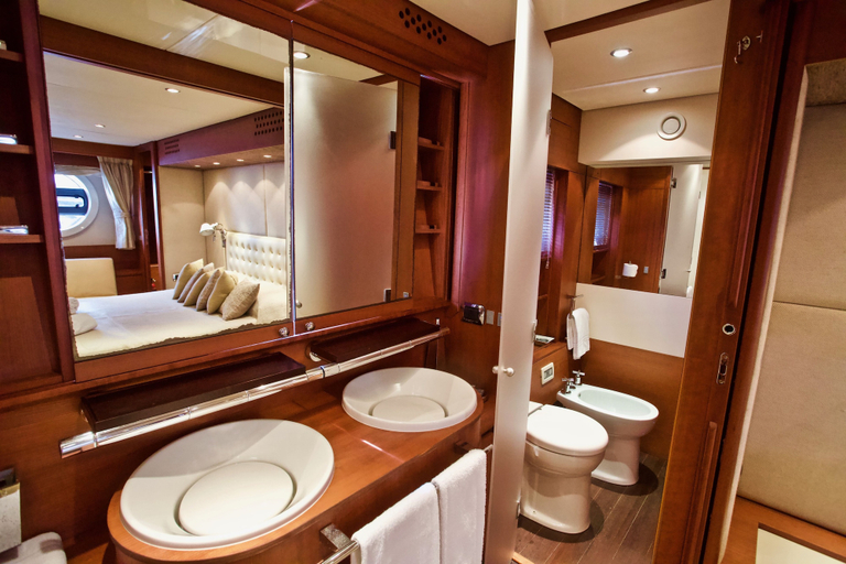 Bathroom 3, Italy Luxury Yacht Charter, Messina