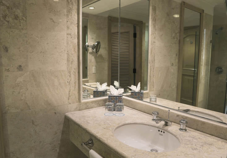 Bathroom 5, Sandos Cancún All Inclusive - Adults Only, Benito Juárez