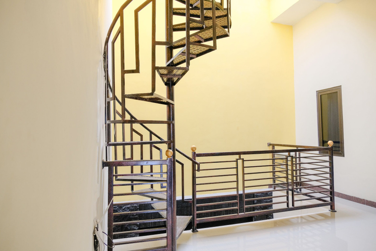 Others 5, SPOT ON 2431 Tf Homestay, Madiun