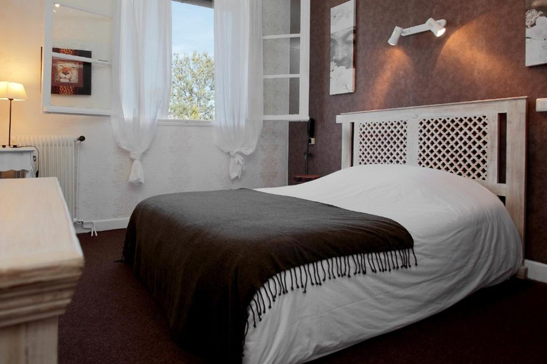 Bedroom 2, Hotel Deshors Foujanet, Corrèze