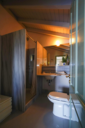 Bathroom 4, Marnei Mare, North Aegean