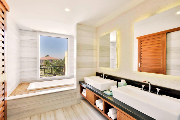Bathroom 5, The Westin Pushkar Resort & Spa, Ajmer