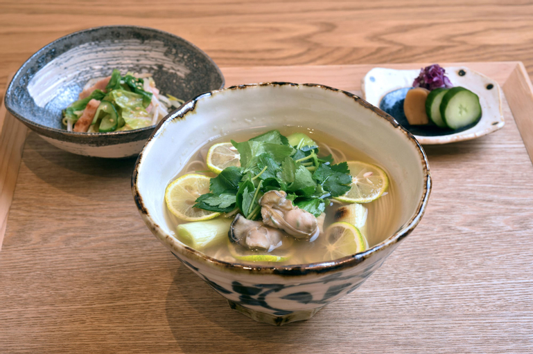 Food & Drinks 9