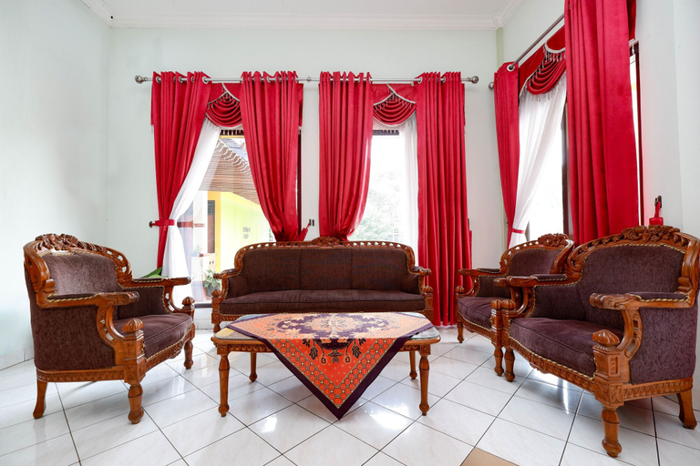 Others 4, OYO 2403 Hotel Bip, Karanganyar