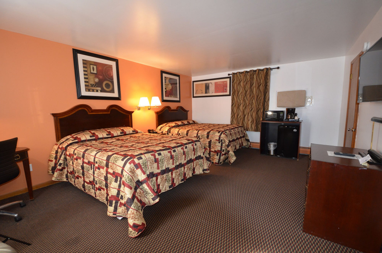 Bedroom 4, Williamstown Motel, Berkshire