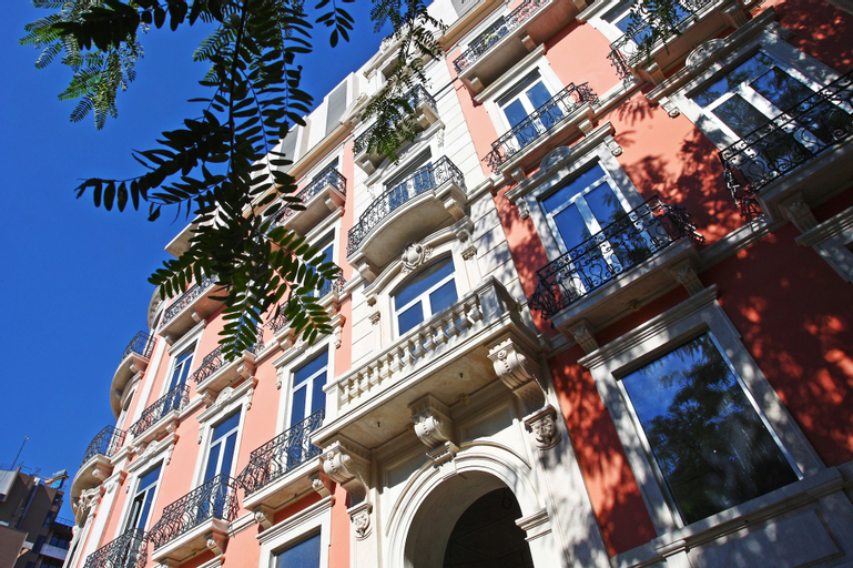 Exterior & Views 28