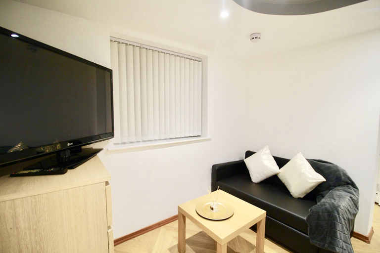 Others 5, StayHere 2, Leeds