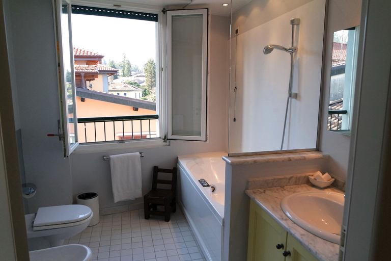 Bathroom 4, Albergo Del Sole, Varese