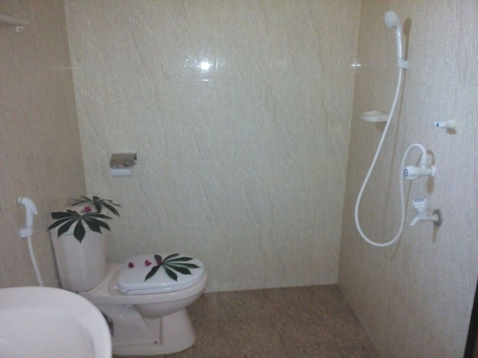 Bathroom 4, Thirumalai park, Kuchchaveli