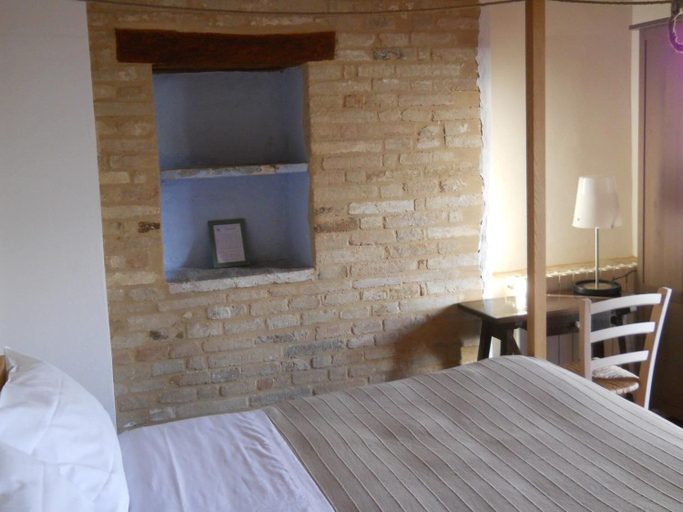 Bedroom 3, Agriturismo Bassarì, Macerata