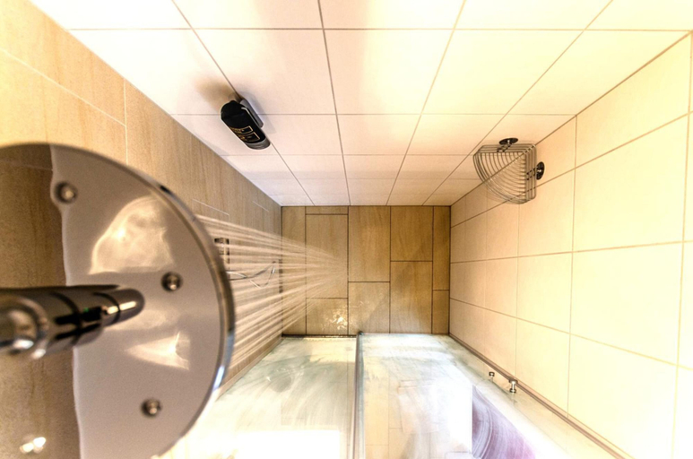Bathroom 5, Bruckertshof Hotel, Bamberg