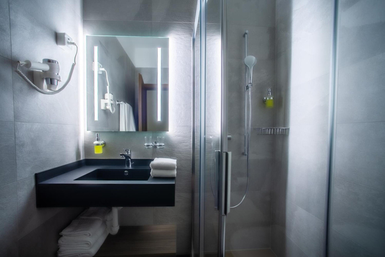 Bathroom 3, Hotel Unione, Bellinzona