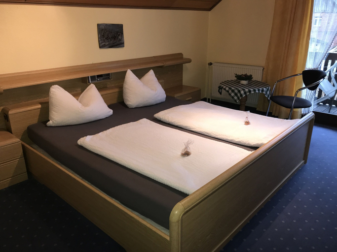 Bedroom 5, Hotel Höxter Am Jakobsweg, Höxter
