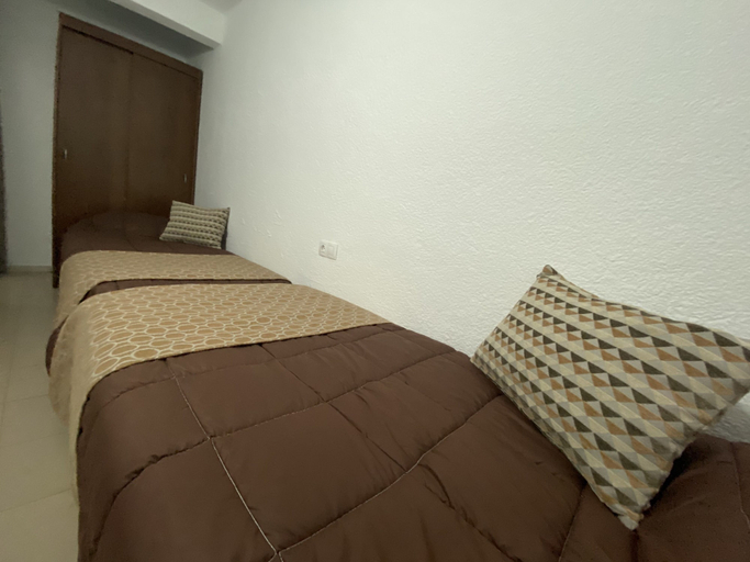 Bedroom 4, Apartaments AR Isern, Girona