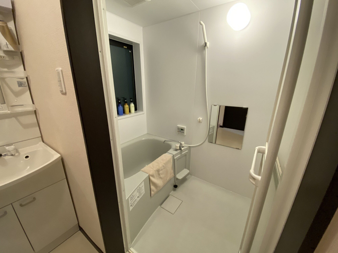 Bathroom 3, Kyoto Station House, Kyoto