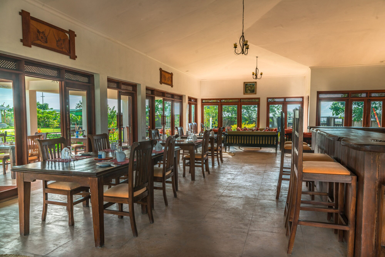 Food & Drinks 4, Moyoni Airport Lodge, Meru