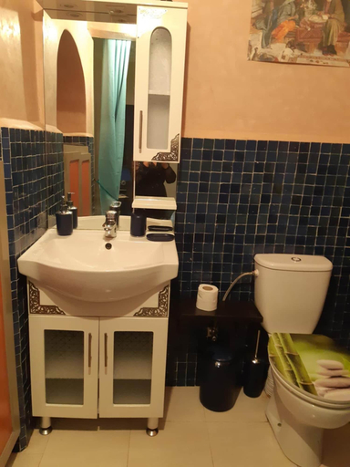 Bathroom 4, Riad Zinnha, Marrakech