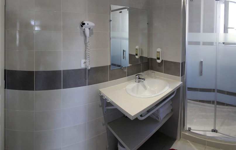 Bathroom 4, Hôtel Résidence les Flots, Charente-Maritime