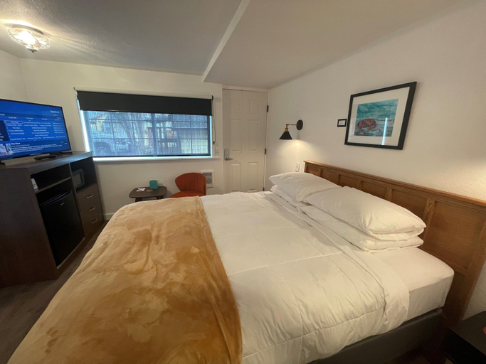 Bedroom 3, The Seaview Cottages, Pacific
