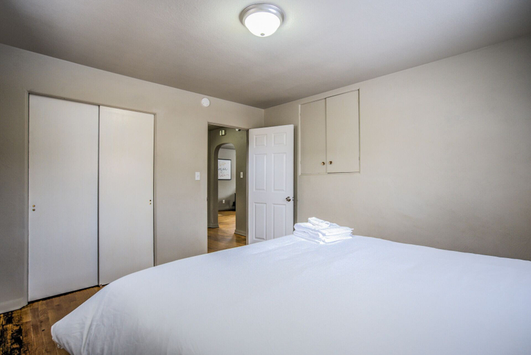 Bedroom 3, 4 Bedroom with Grill, El Paso